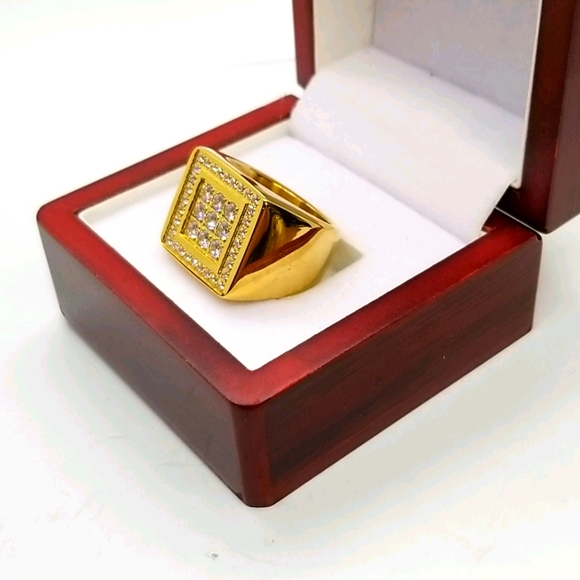 Mans ring - Picture 2 of 3